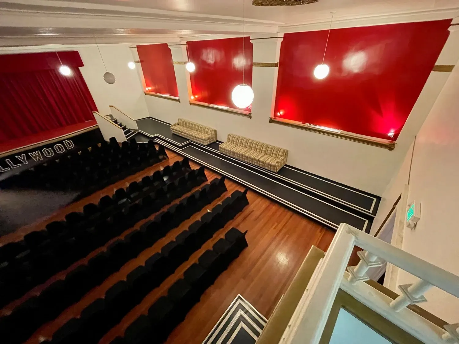 Hollywood Theater, tiered seating