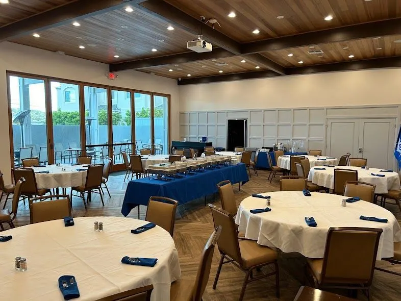 Manhattan Beach Lodge, view 1